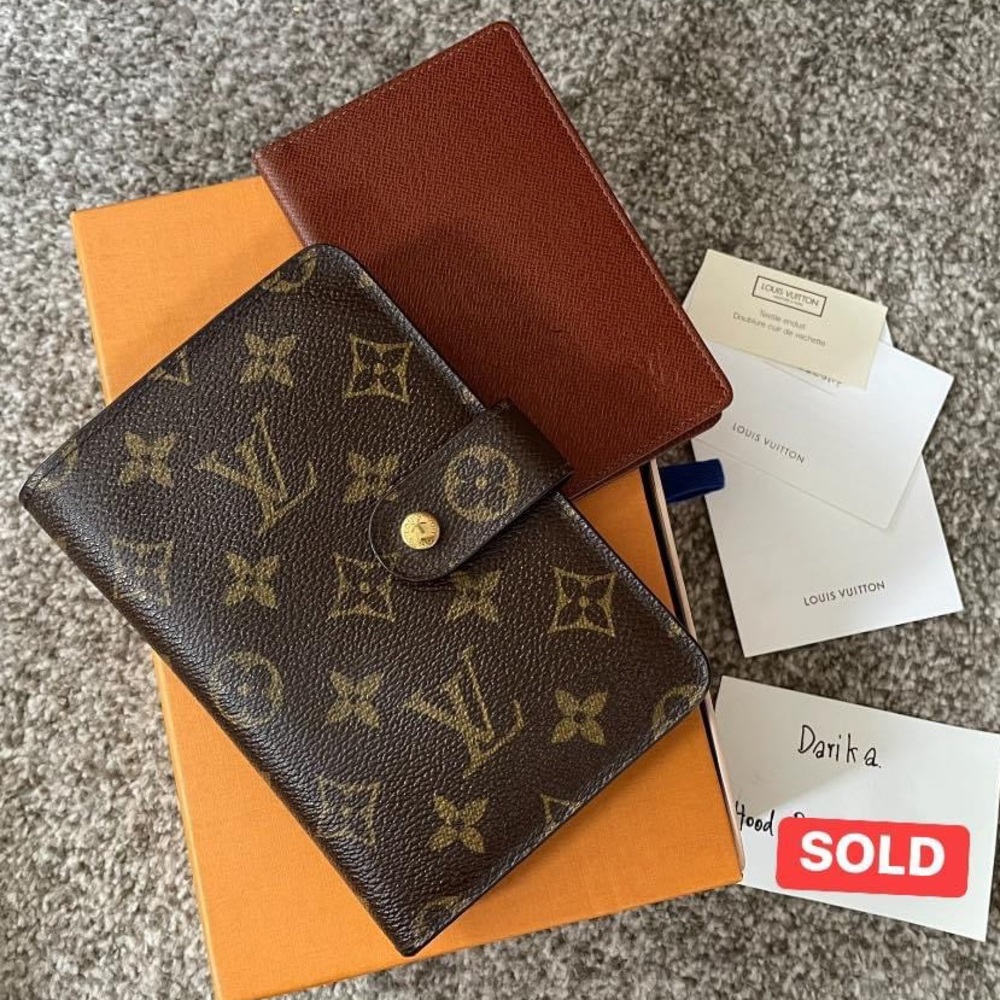Louis Vuitton Papier Zippy wallet